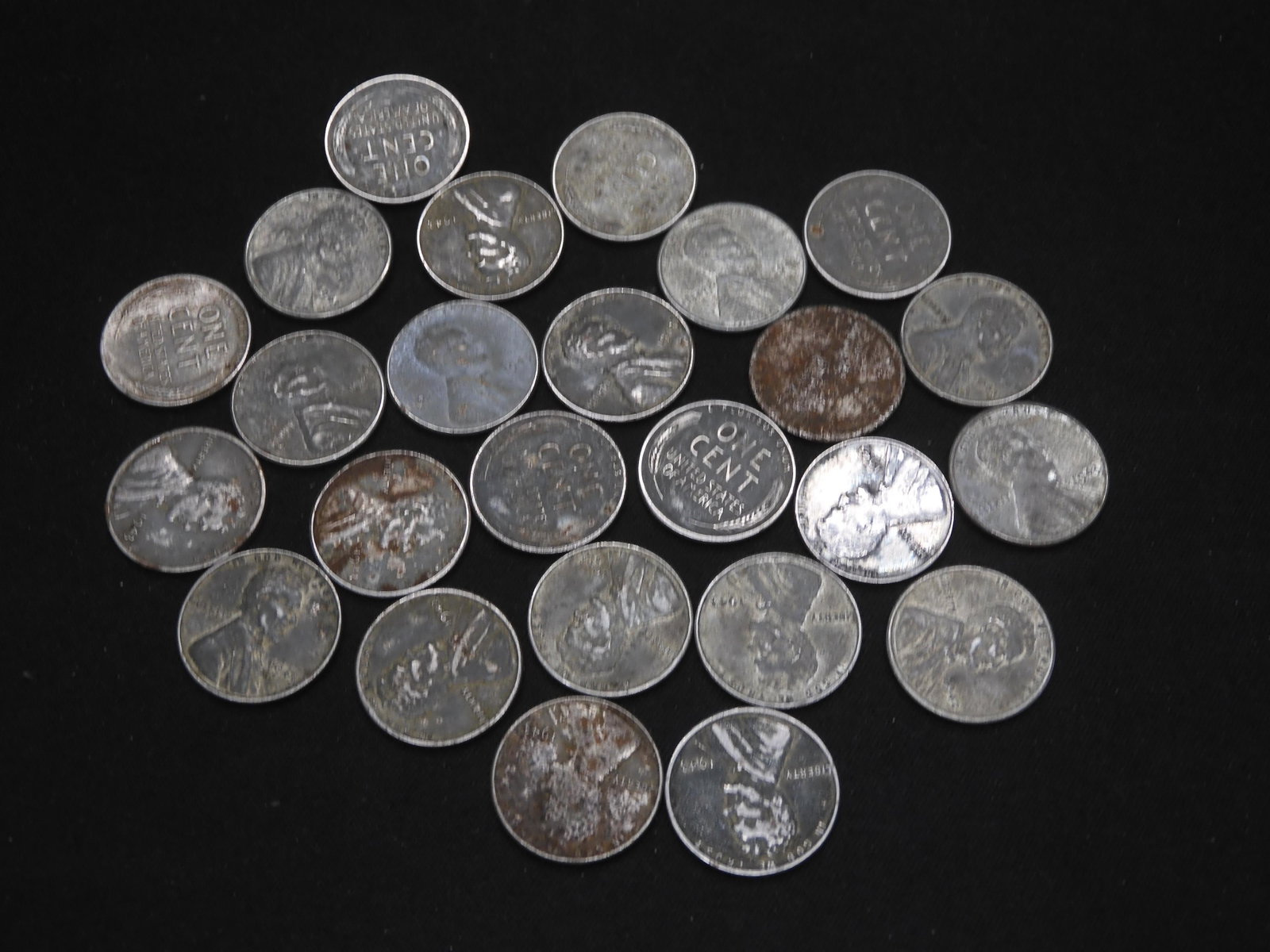 25 Steel Cents - Various Conditions: 25 Steel Cents - Various Conditions