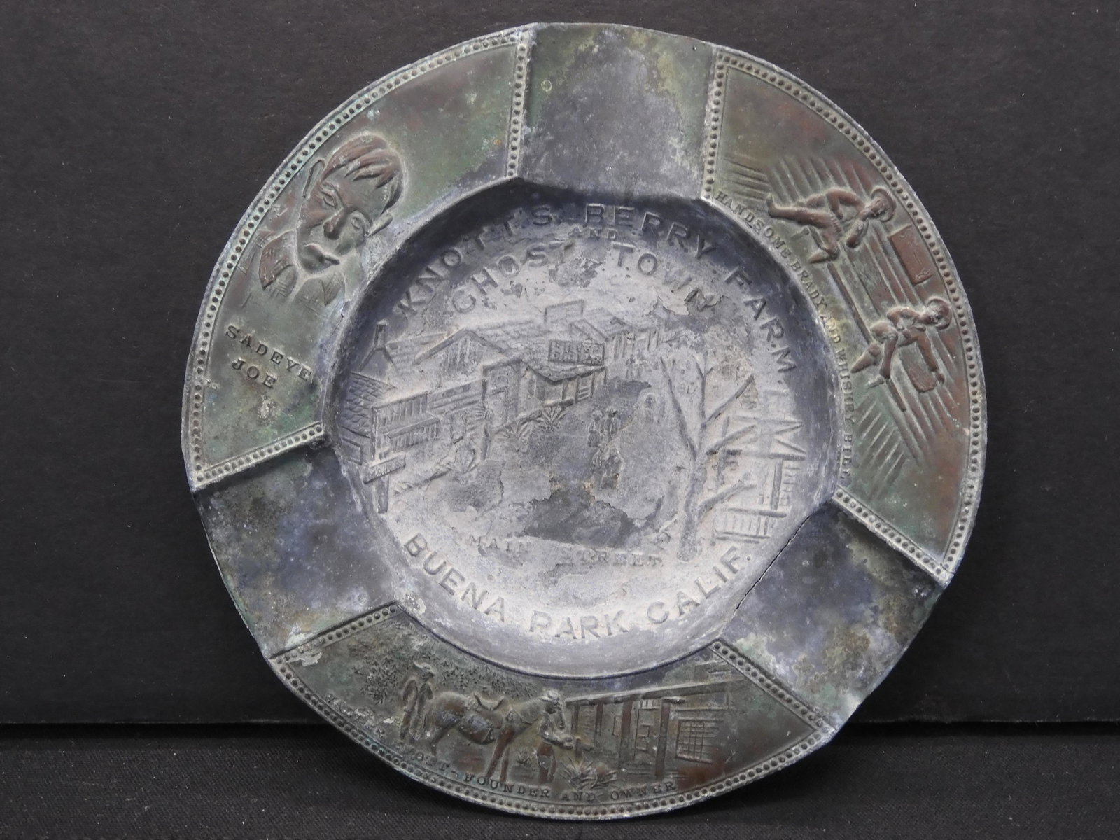 Vintage Knotts Berry Farm ashtray: Vintage Knotts Berry Farm ashtray