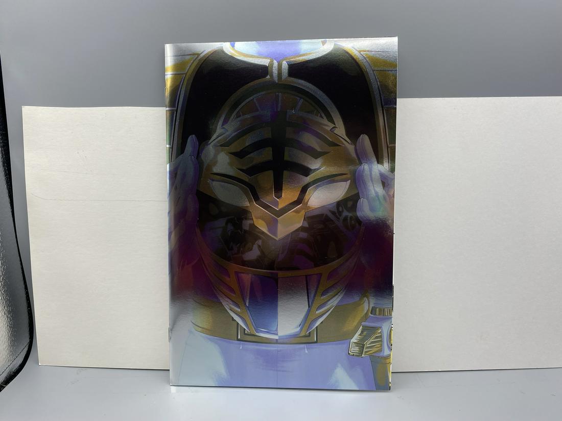 Mighty Morphin Power Rangers #40 Foil Variant - 1st: Mighty Morphin Power Rangers #40 Foil Variant - 1st appearance of the Omega Rangers