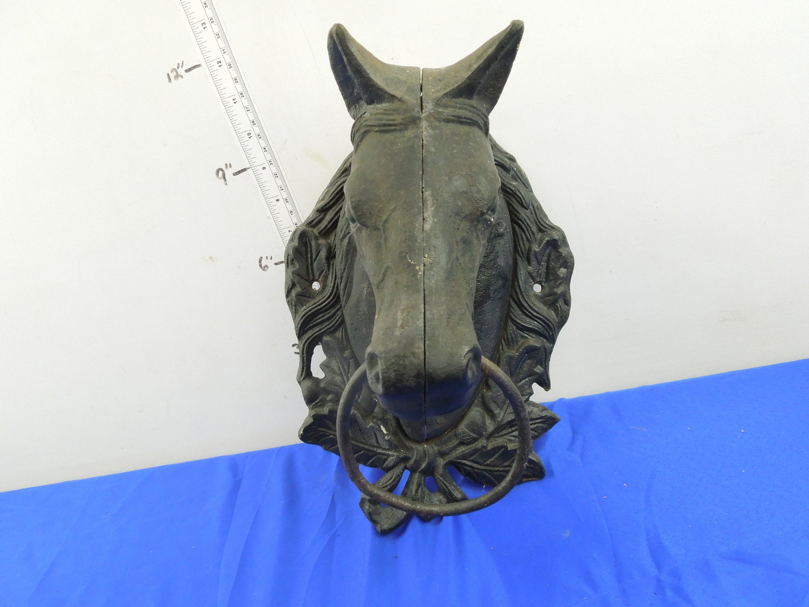 Repro.Cast Iron Horse Head Hanging: Repro.Cast Iron Horse Head Hanging