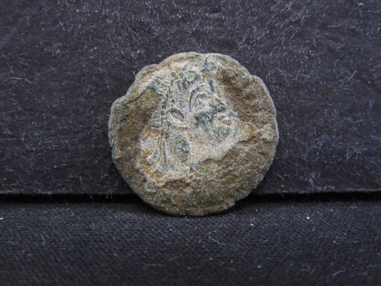 175-330 AD (GOOD) ANCIENT ROMAN COIN, (OVER 1,600 YRS: 175-330 AD (GOOD) ANCIENT ROMAN COIN, (OVER 1,600 YRS OLD)!