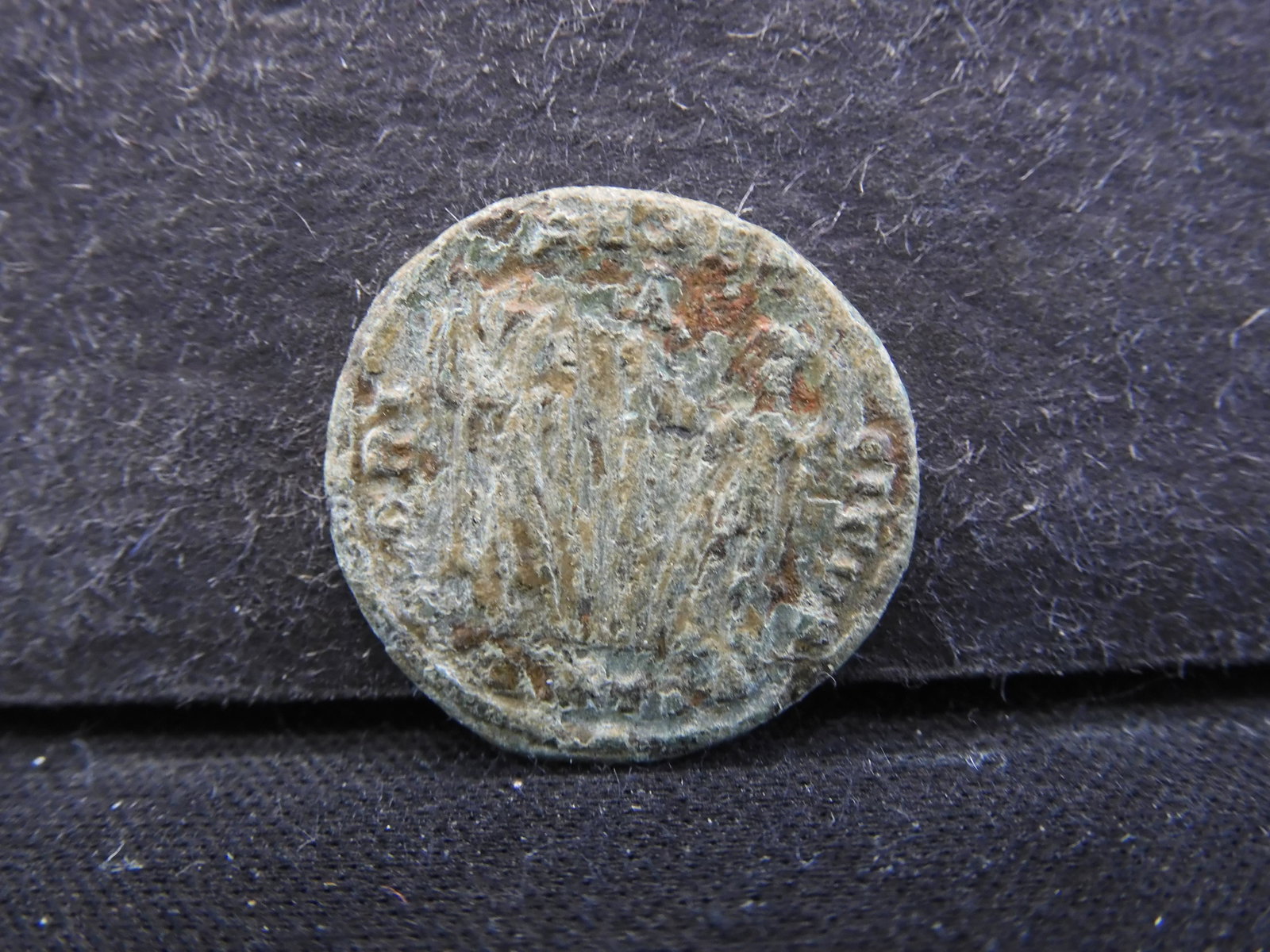 175-330 AD (EF+) ANCIENT ROMAN COIN, (OVER 1,600 YRS: 175-330 AD (EF+) ANCIENT ROMAN COIN, (OVER 1,600 YRS OLD)!