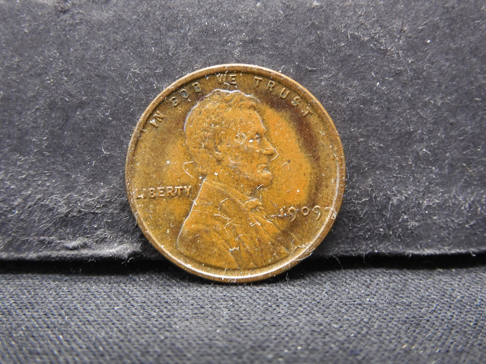 1909 VDB Lincoln Cent BU Great Details Toned (1 of 2)