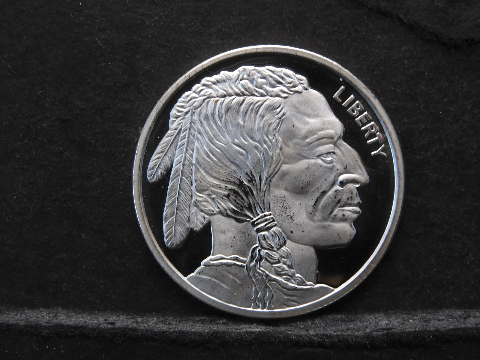 1 Troy Ounce .999 Fine Silver Indian Head Round (1 of 2)