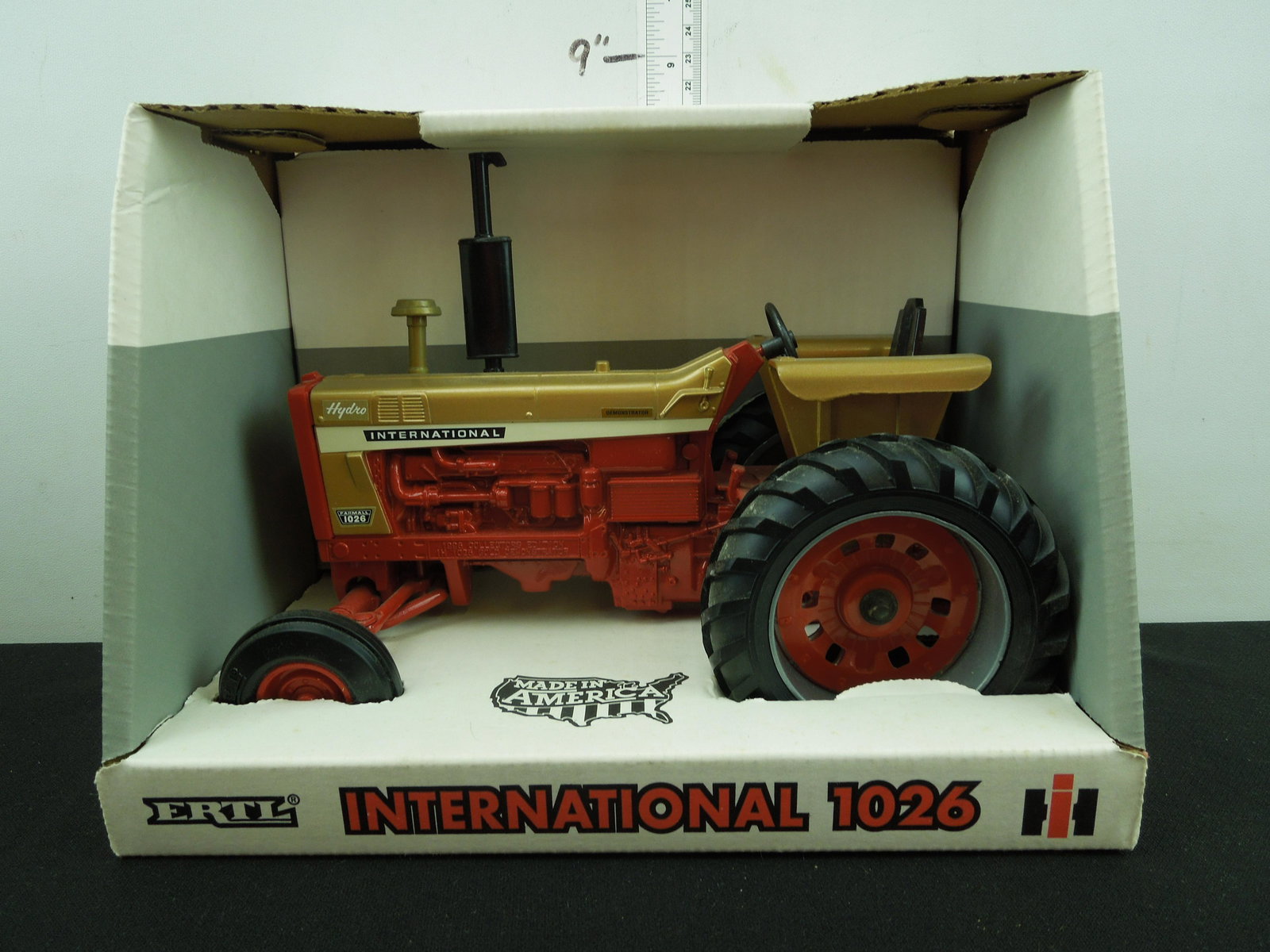 ERTL International Case 1026 Wide Front End 1/16 Scale (1 of 2)