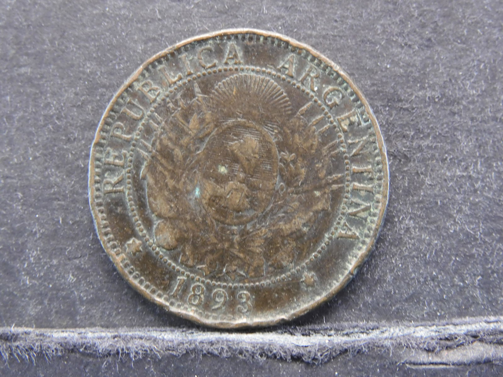 1893 ARGENTINA ($35 E BAY/2 CENTAVOS), HARD TO FIND! (1 of 2)