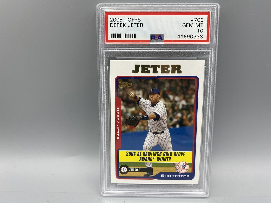 2005 Topps Derek Jeter #700 PSA Gem MT 10 (1 of 2)