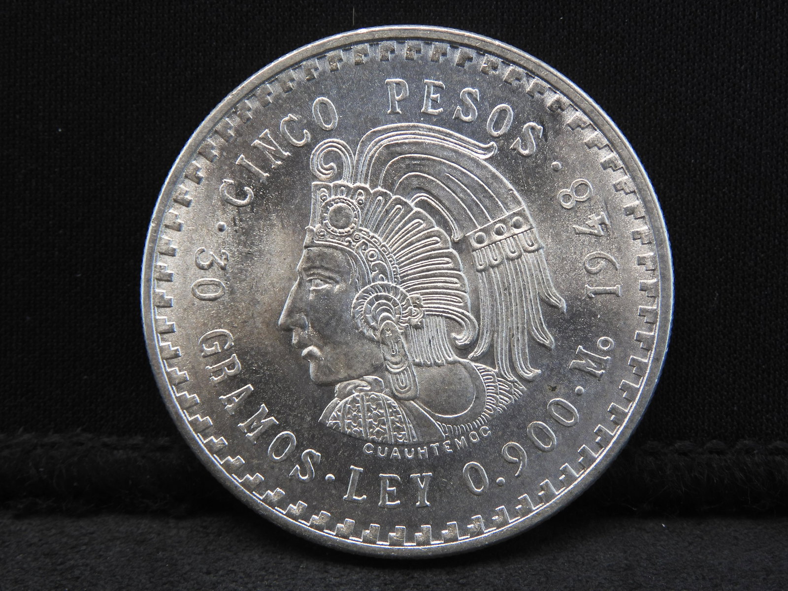 1948 Mexico Five Peso 90% silver crown sized coin. (1 of 2)