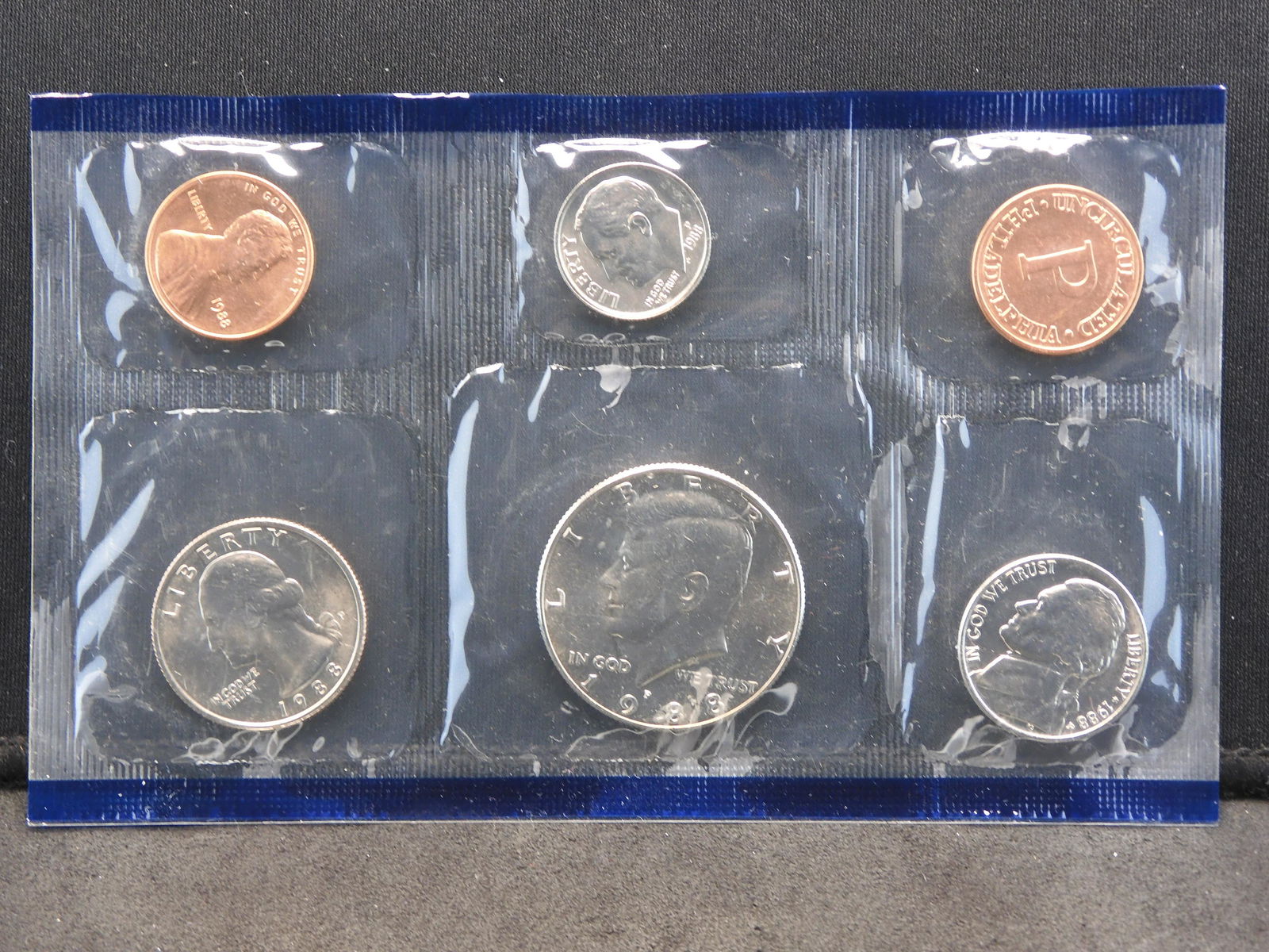 1988-P Uncirculated 5 Coin Set in Original Cellophane (1 of 2)
