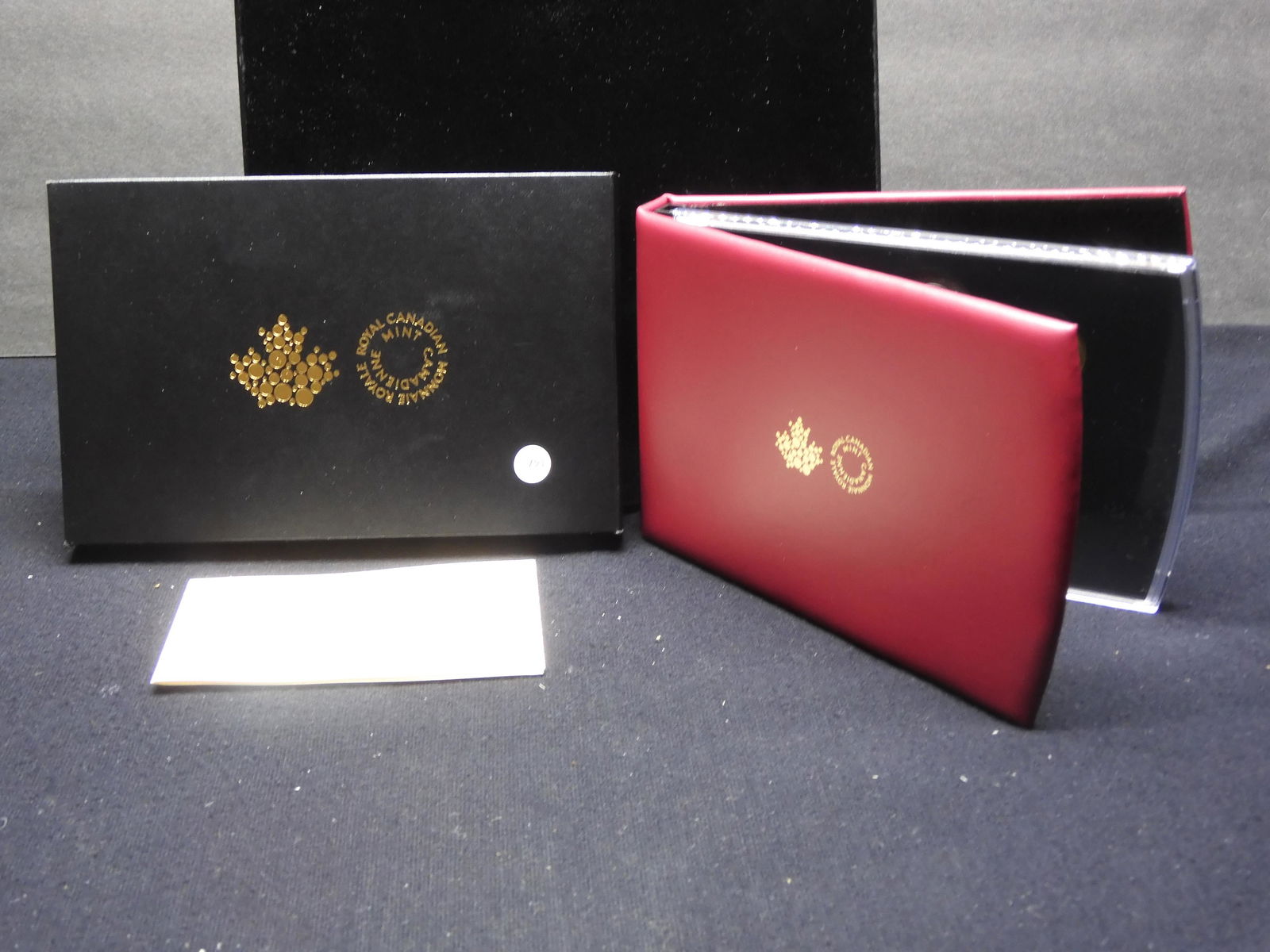 2017 Canada Special Edition $1 Snow Goose Specimen Set. (1 of 4)