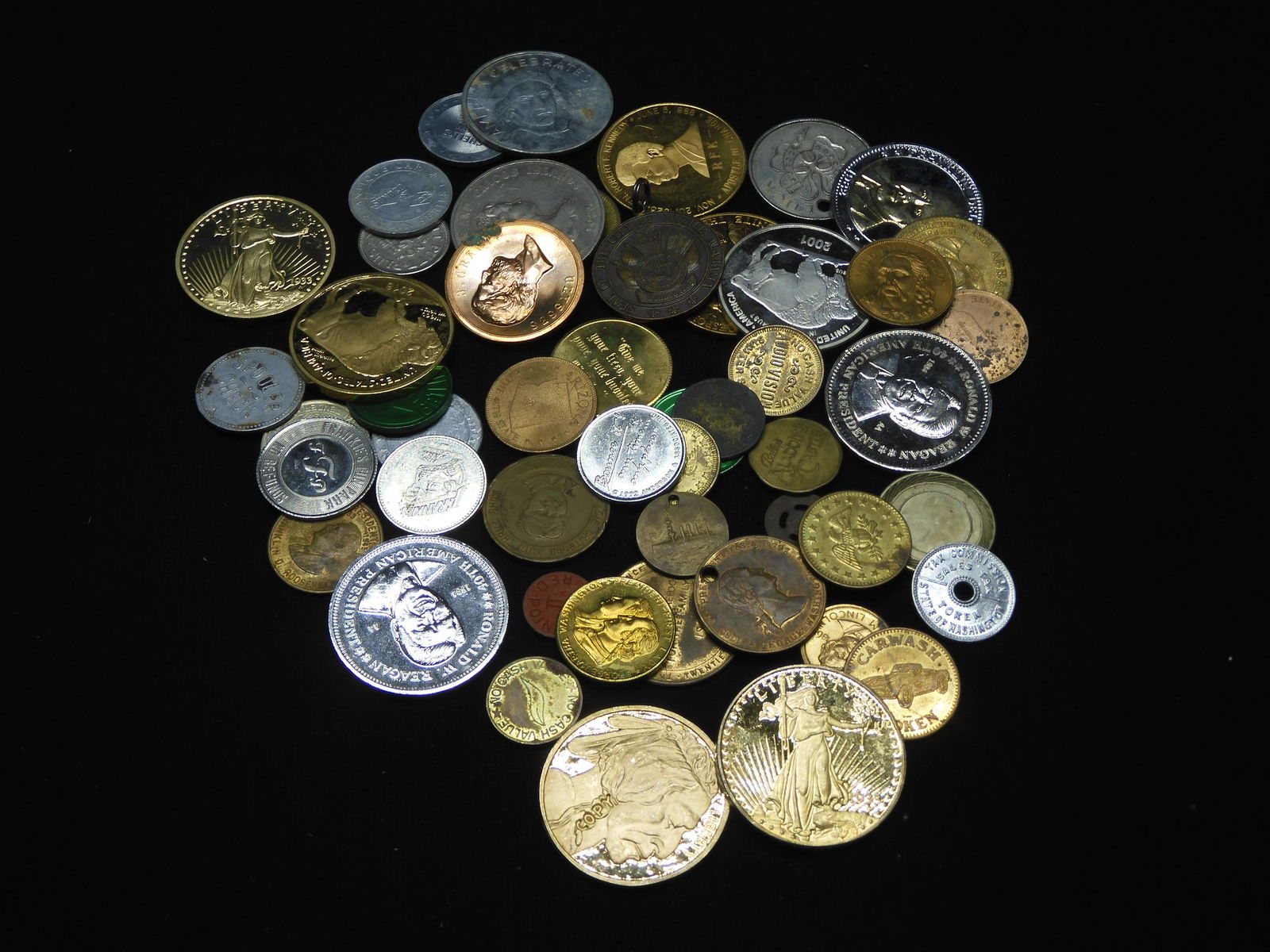 (1) pound US Tokens.  Great Mix (1 of 5)
