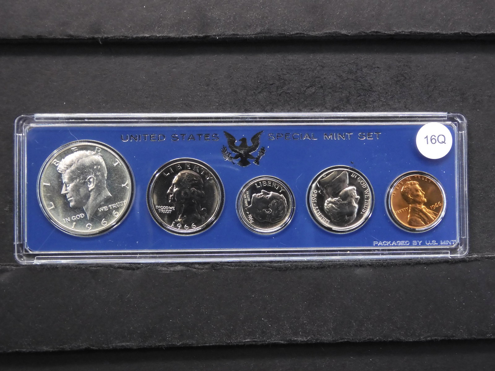 1966 US Special Mint Set in Plastic Case (1 of 2)