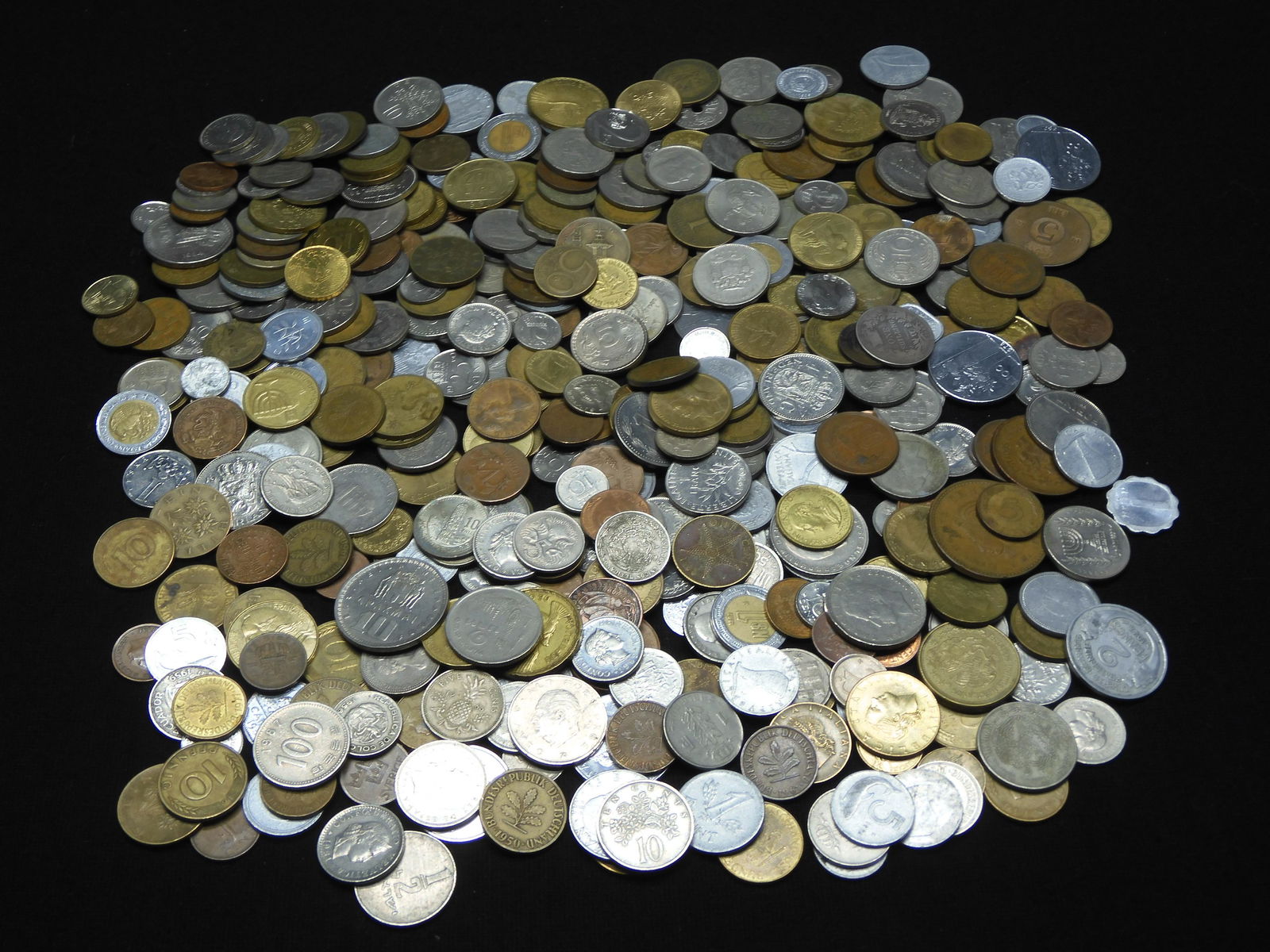 3.12 Lbs. World Coins - Various Countries, Various (1 of 5)