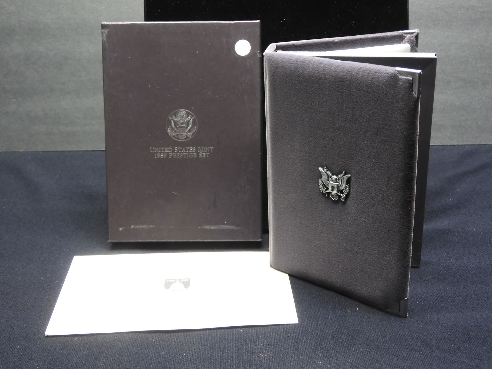 1989-S US Prestige Set contains a 90% Silver Dollar 7 (1 of 4)