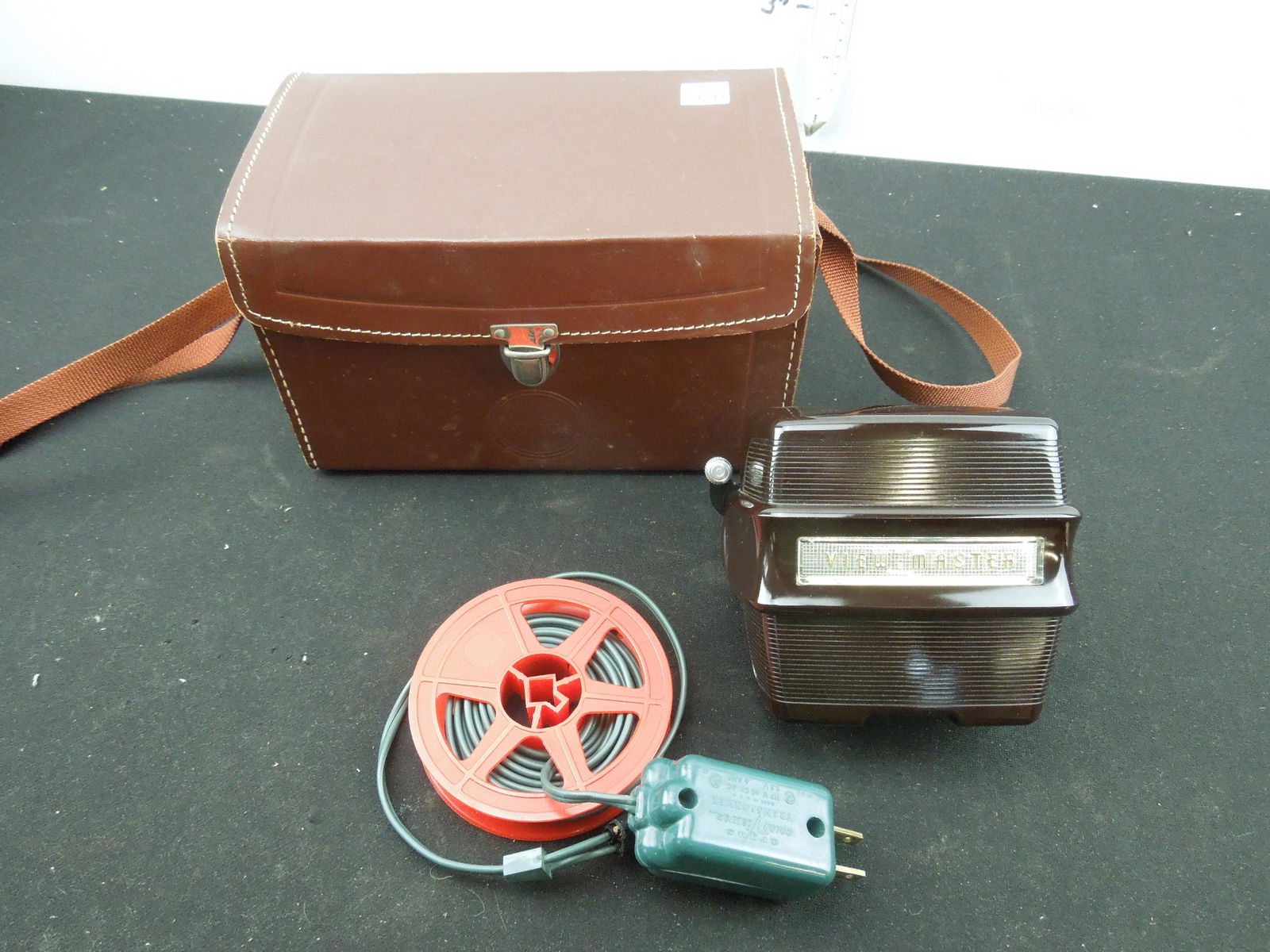 Sawyer's View Master Viewer with Adjustable Focus in Brown Bakelite, Argus 2.5V Transformer, Kodak (1 of 3)