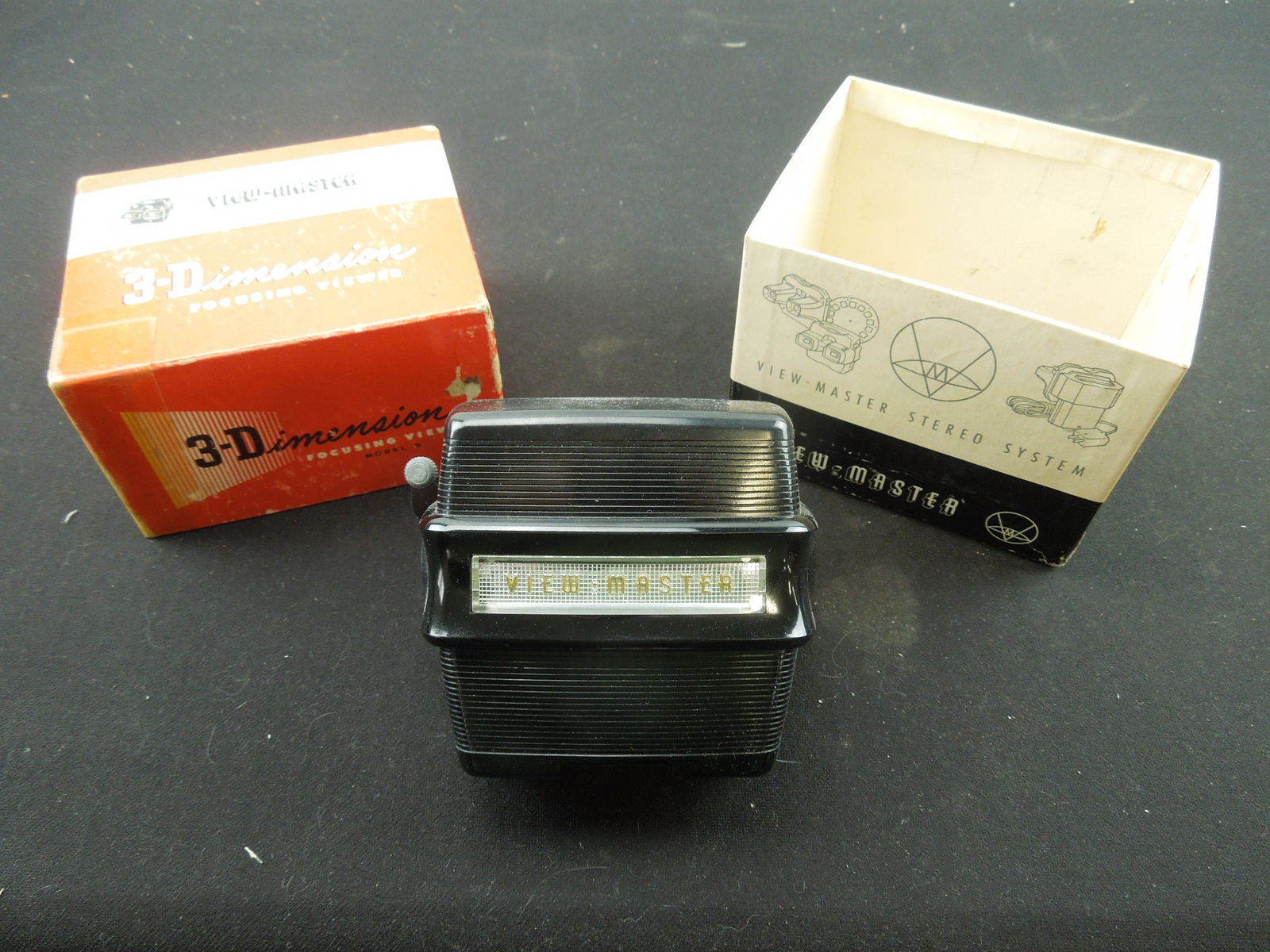 Viewmaster 3-Dimension Model D Focusing Viewer, Black Bakelite, with Box (1 of 4)