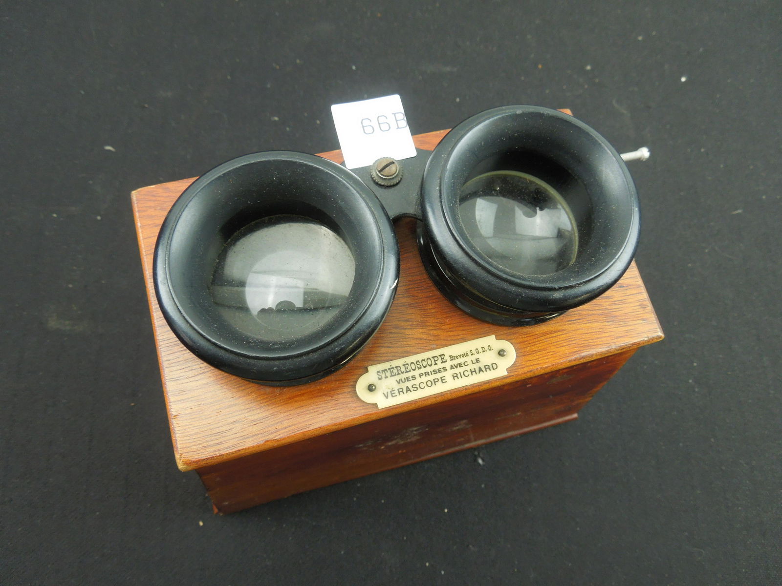 Verascope Richard Stereoscope, Missing Bottom Panel and Focus Knob (1 of 8)