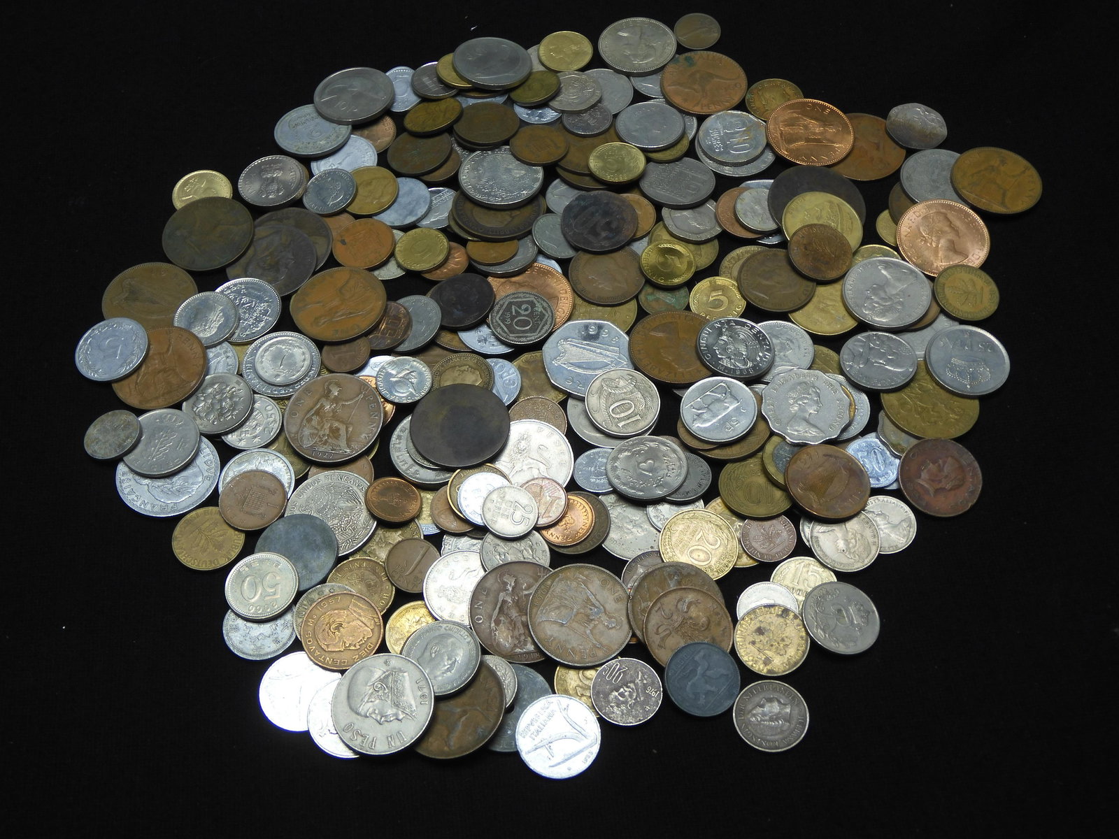 2.6 Lbs. World Coins - Various Countries Various Conditions (1 of 5)