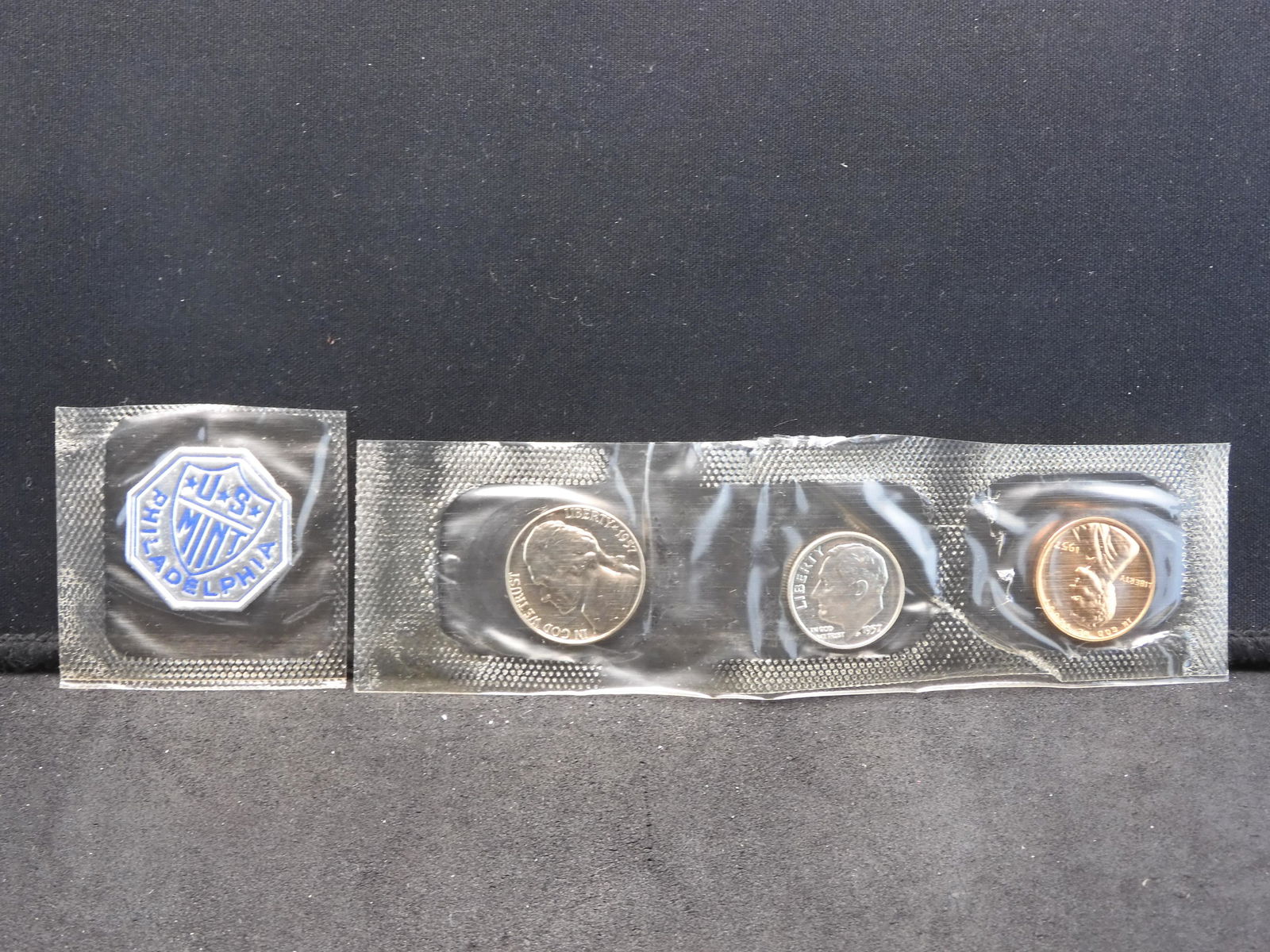 1957 US Mint Unc Jefferson Nickel, 90% Roosevelt Dime, & Lincoln Wheat Cent (1 of 6)