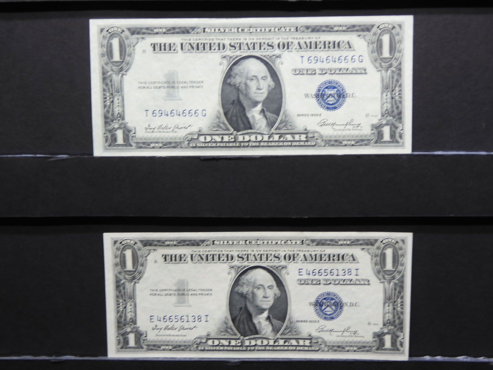 1935-E (QUANTITY 2) $1 Silver Certificate (Crisp GEM Uncirculated) (1 of 6)