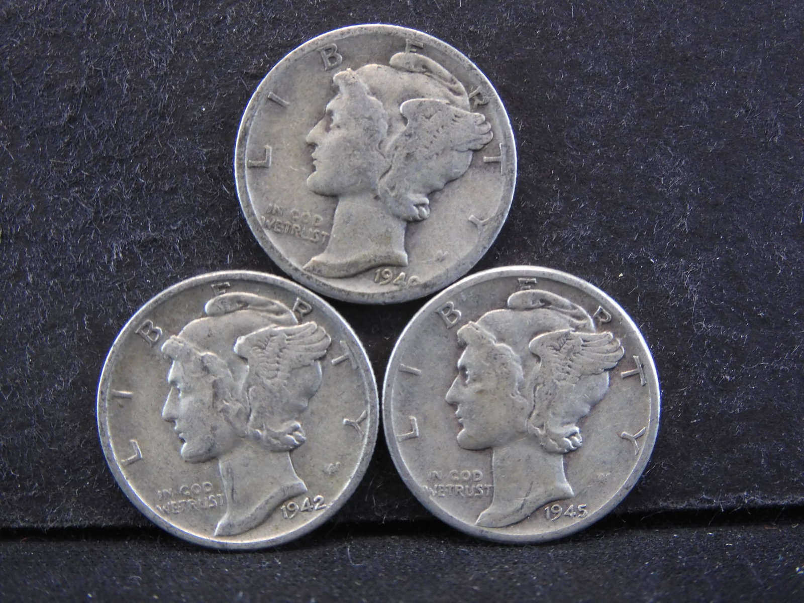 (3) MERCURY DIMES (1940-D/1942/1945-D) SILVER/90%: (3) MERCURY DIMES (1940-D/1942/1945-D) SILVER/90%