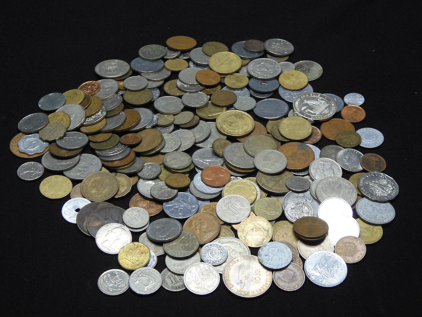 2.31 Lbs. World Coins - Various Countries Various Conditions (1 of 5)