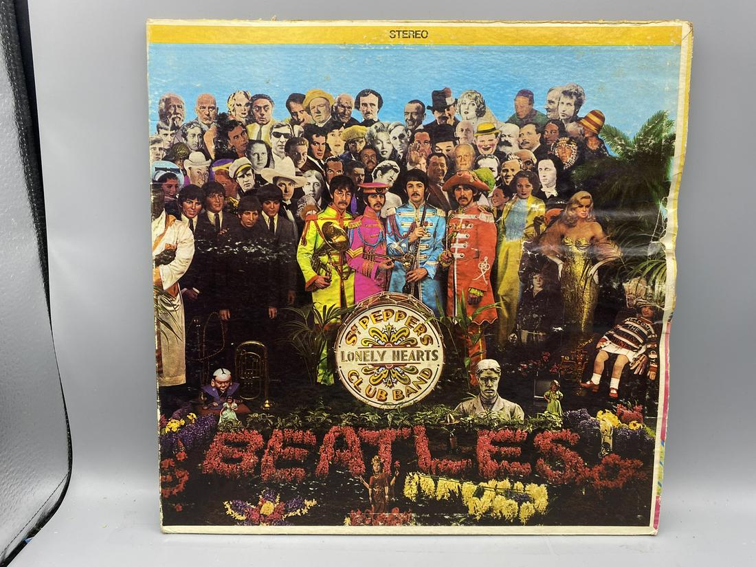 1967 The Beatles Sgt. Pepper's Lonely Hearts Club Band Vinyl Album - Untested For Play Quality: 1967 The Beatles Sgt. Pepper's Lonely Hearts Club Band Vinyl Album - Untested For Play Quality