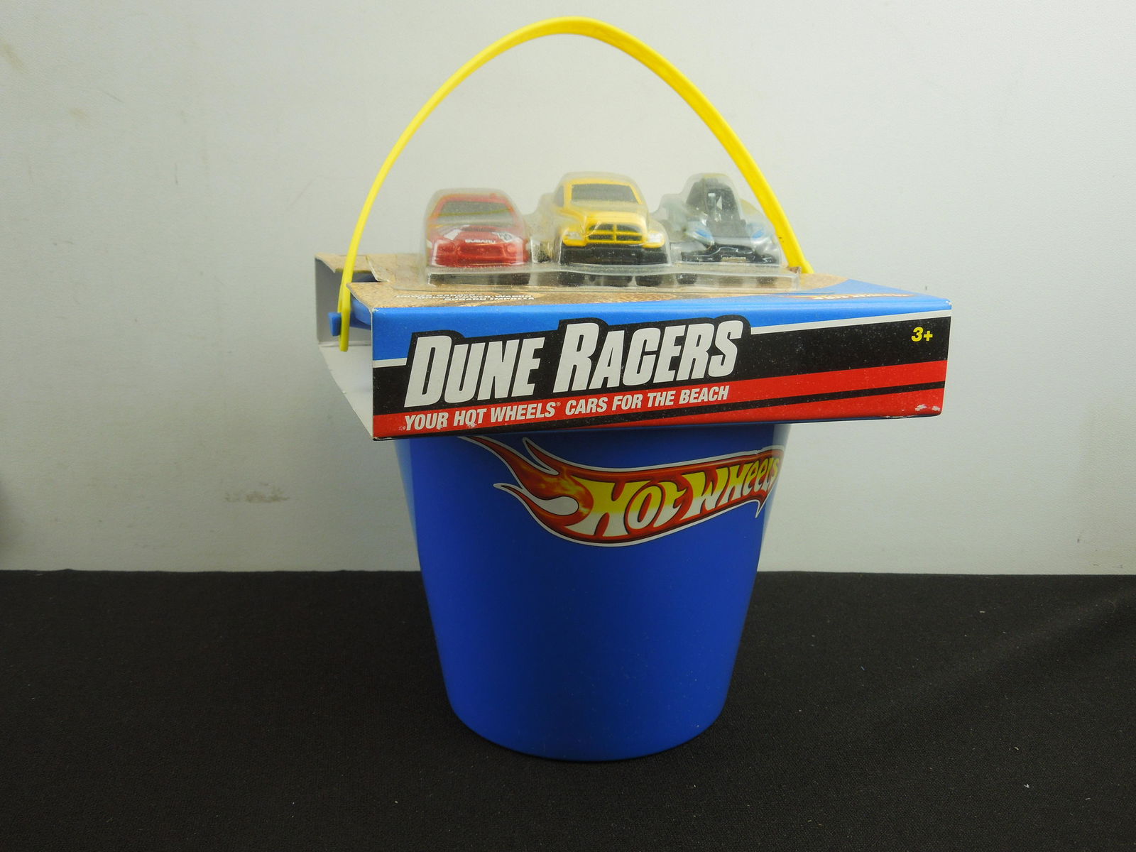 Dune Racers Beach Set with Bucket; 3 Cars on Package & 5 Loose Cars Inside (1 of 2)