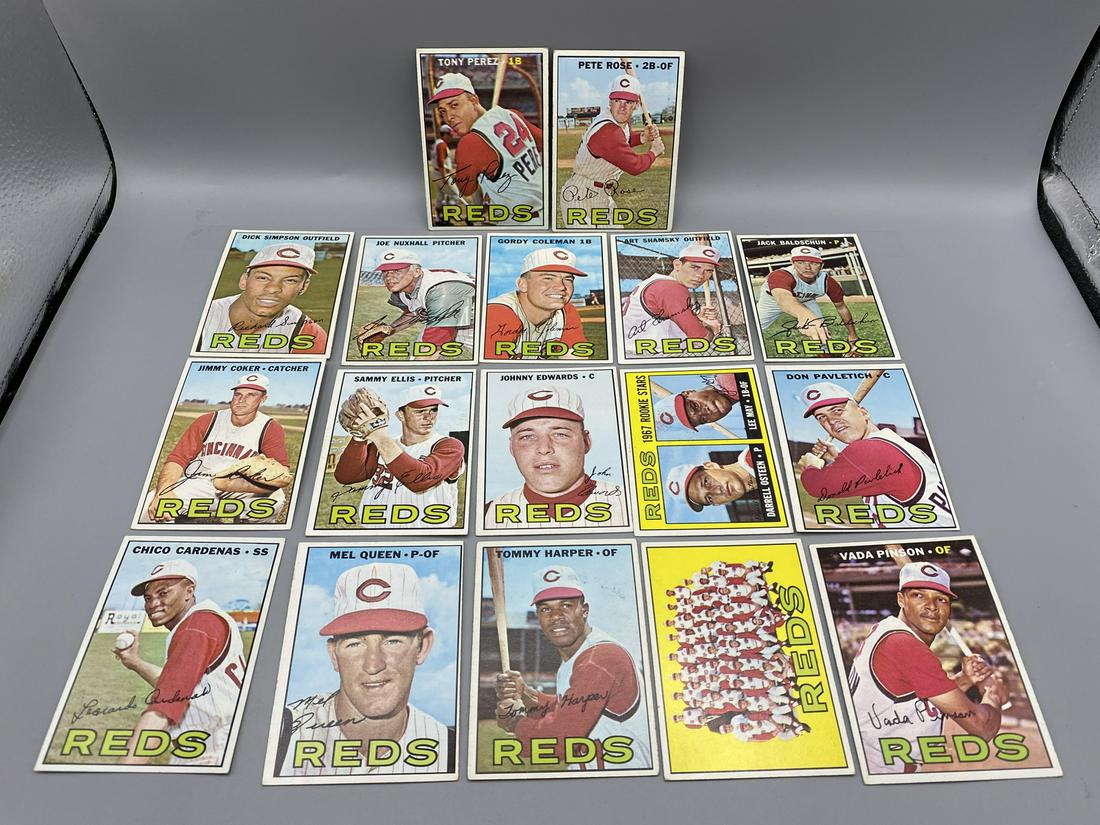 1967 Topps Cincinnati Reds Lot of 17 Cards - Varying Conditions - Tony Perez short print, Pete Rose (1 of 12)