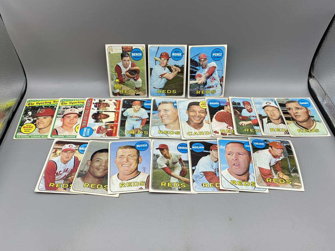 1969 Topps Cincinnati Reds Lot of 20 Cards - Varying Conditions - Johnny Bench 2nd Year, Pete Rose, (1 of 8)