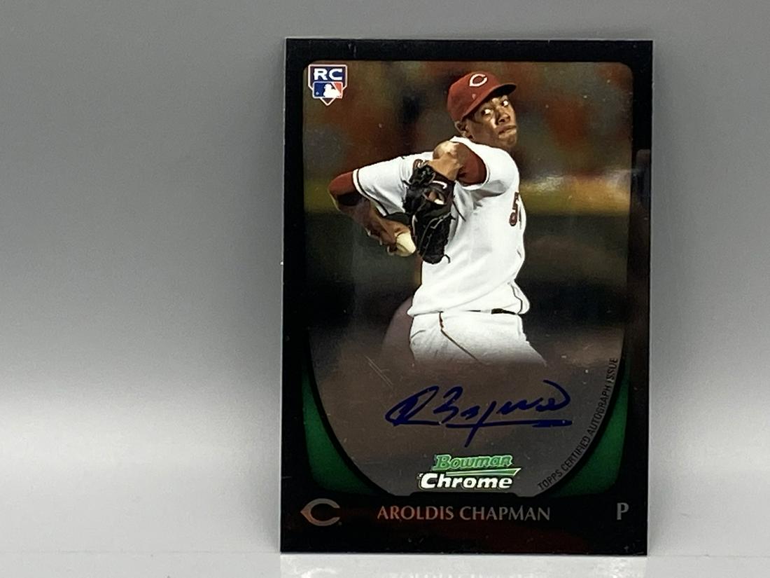 2011 Bowman Chrome Aroldis Chapman On Card Rookie Auto #197 (1 of 2)