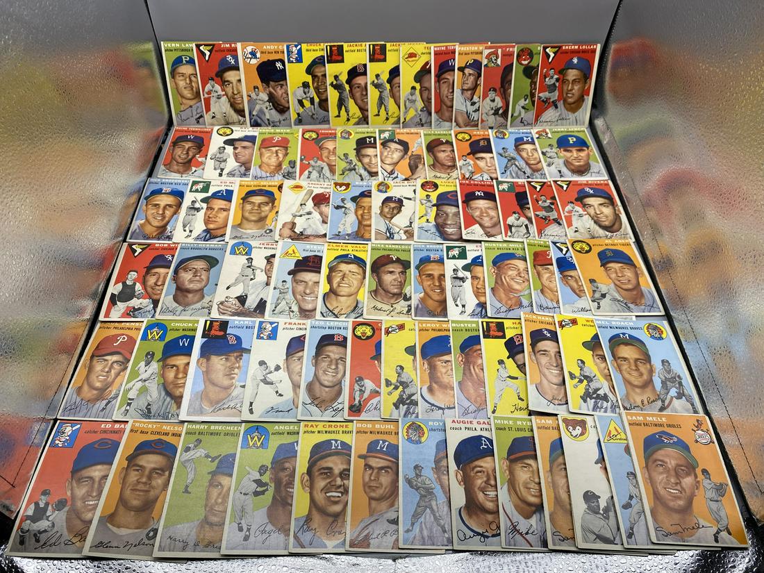 Lot of Assorted 1954 Topps Baseball Cards W/ Some Stars - Mostly Mid Grade Condition: Lot of Assorted 1954 Topps Baseball Cards W/ Some Stars - Mostly Mid Grade Condition