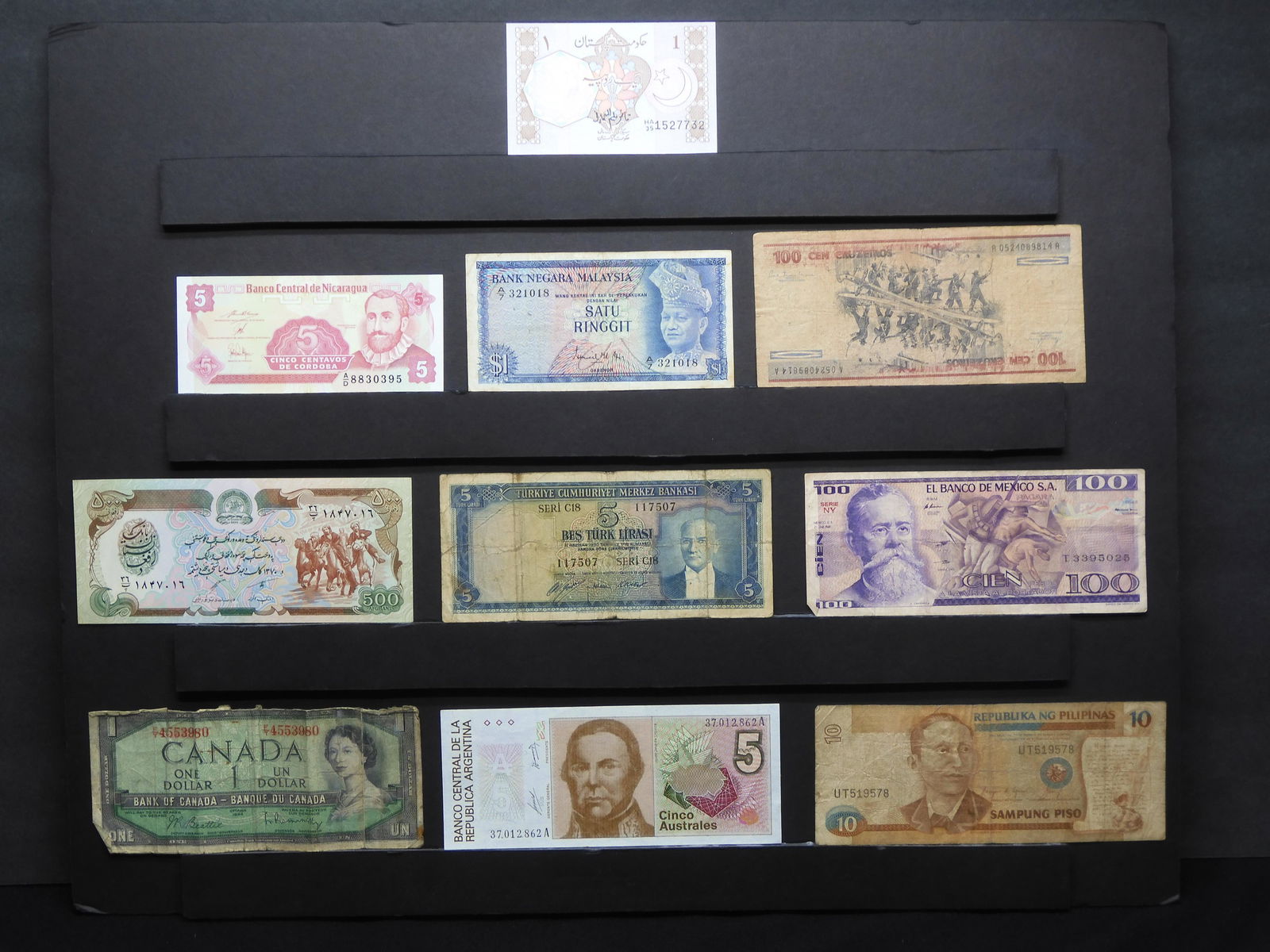 Assortment Of Foreign Bank Notes From 10 Different Countries. (1 of 6)