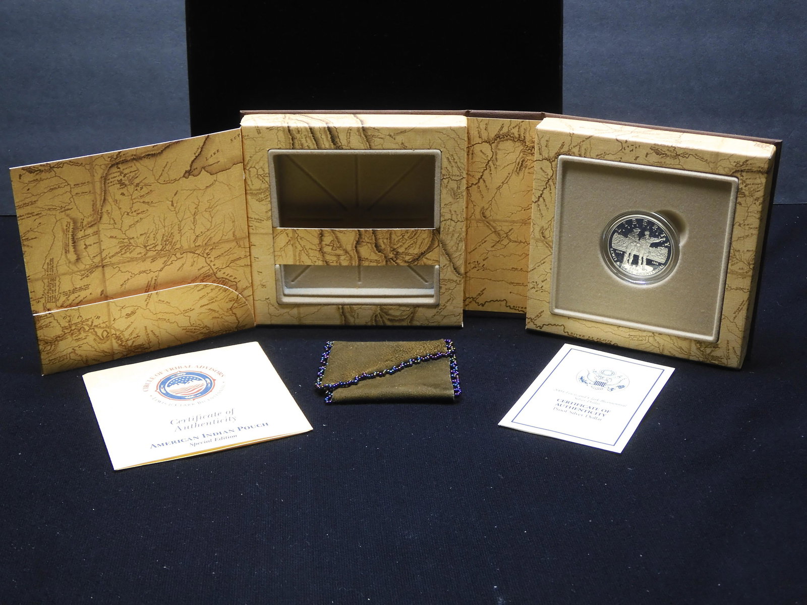 2004-P Lewis and Clark Bicentennial Commemorative $1 in US Mint special issue box with beautiful (1 of 8)