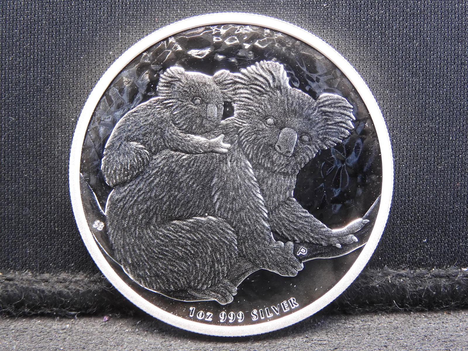 2008 UNCIRCULATED AUSTRALIAN KOALA, 1oz 0.999 FINE SILVER (1 of 3)