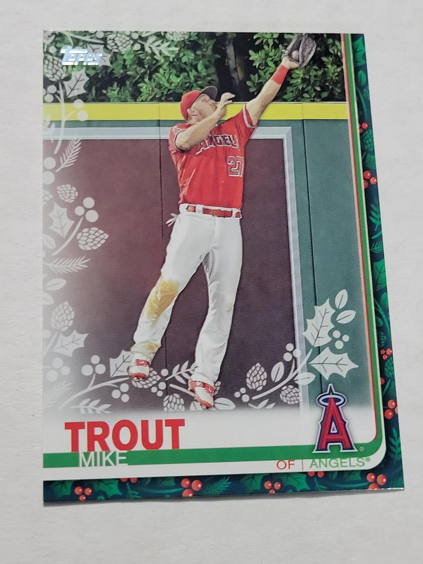 2019 Topps Holiday Mike Trout #HW31 (1 of 2)