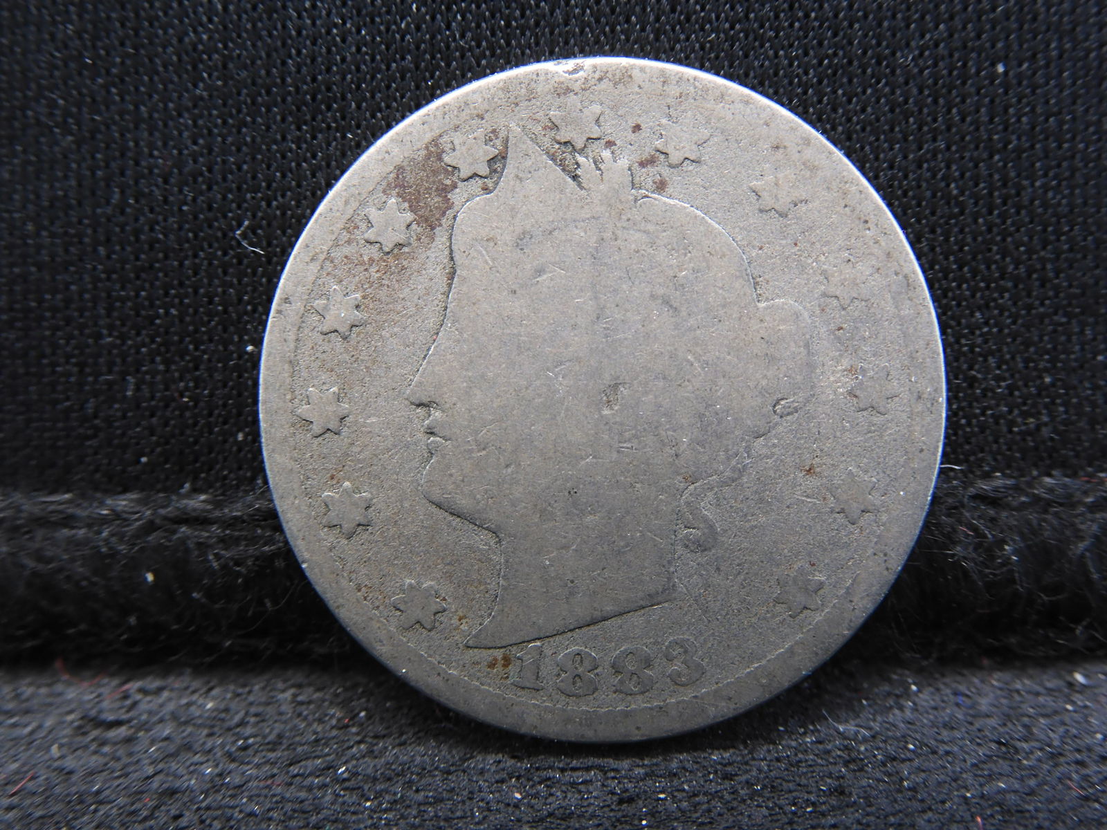 1883 With Cents Key-Date V-Nickel.  First Year Of Issue. (1 of 2)