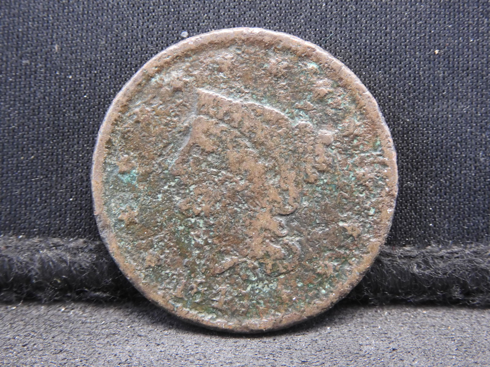 1843 Braided Hair Liberty Head Large Cent (1 of 2)