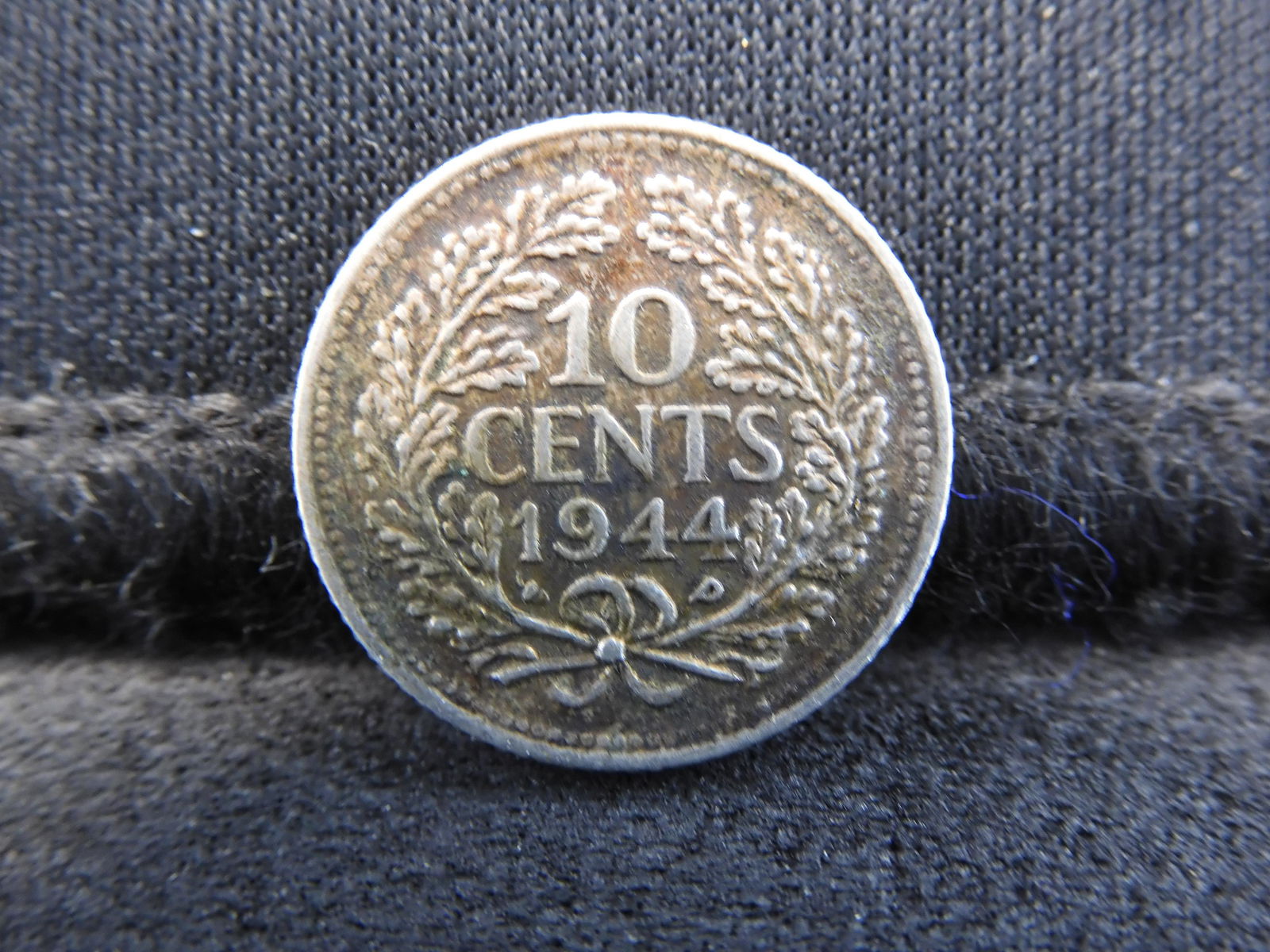 1944-P Netherlands 10 Cents 64% Silver Coin. Coin Weighs 0.045 Toz. Wilhelmina Portrait. (1 of 2)