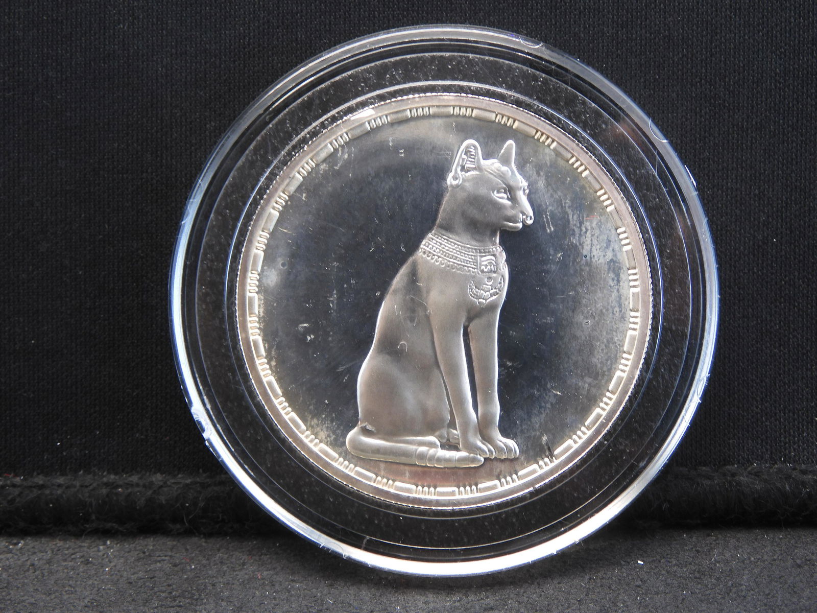 1994 Egypt .999 silver 5 Pounds.  Vulture on obverse, seated jeweled cat reverse.  GEM Proof. (1 of 2)