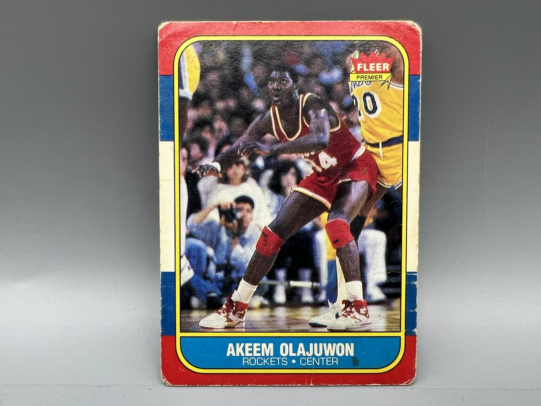 1986 Fleer Hakeem Olajuwon RC #82 (1 of 2)