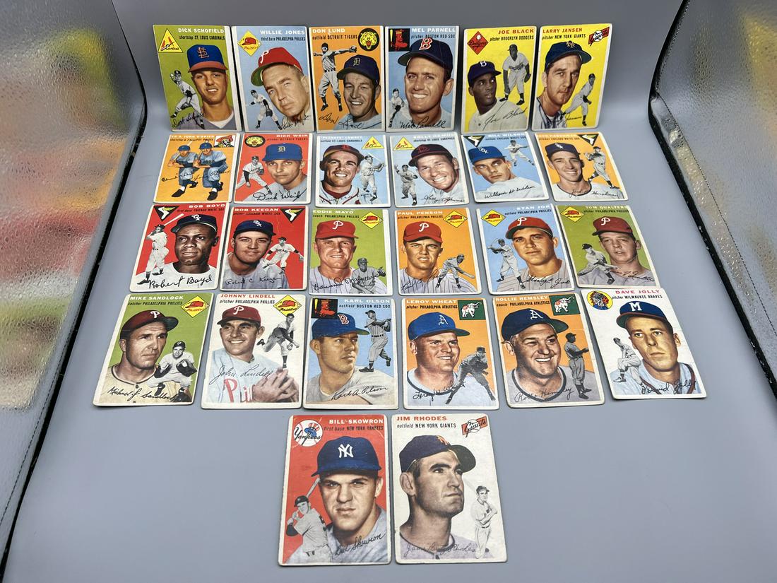 Lot of (24) Assorted 1954 Topps Baseball Cards - Varying Conditions - Moose Skowron RC: Lot of (24) Assorted 1954 Topps Baseball Cards - Varying Conditions - Moose Skowron RC