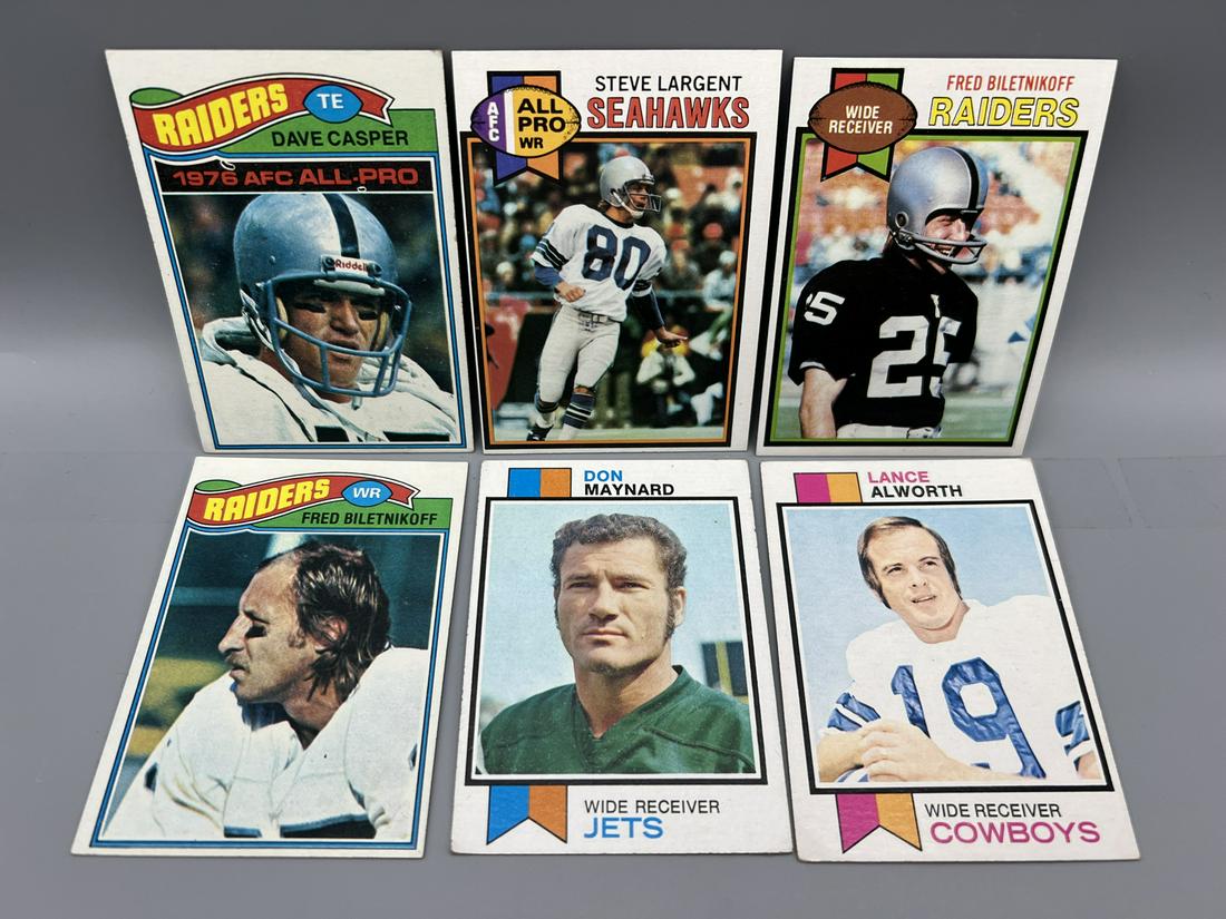 Lot of (6) Assorted 1970's Football Star Wide Receiver Cards - Varying Conditions - Dave Casper,: Lot of (6) Assorted 1970's Football Star Wide Receiver Cards - Varying Conditions - Dave Casper, Steve Largent, Lance Alworth