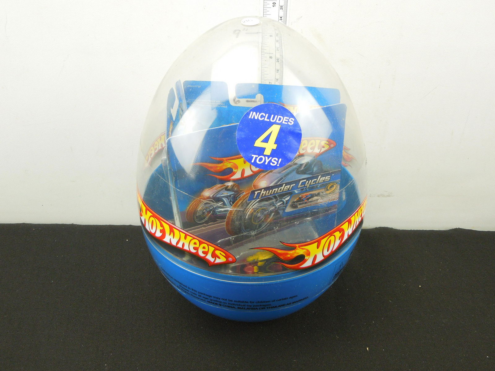 2005 Hot Wheels Easter Egg with 4 Toys (1 of 6)