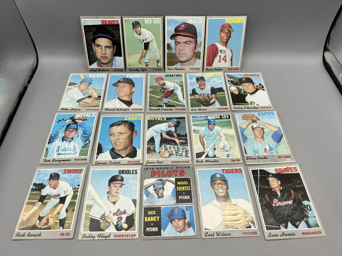 Lot of (19) Assorted 1970 Topps Baseball Cards - Varying Conditions (1 of 2)