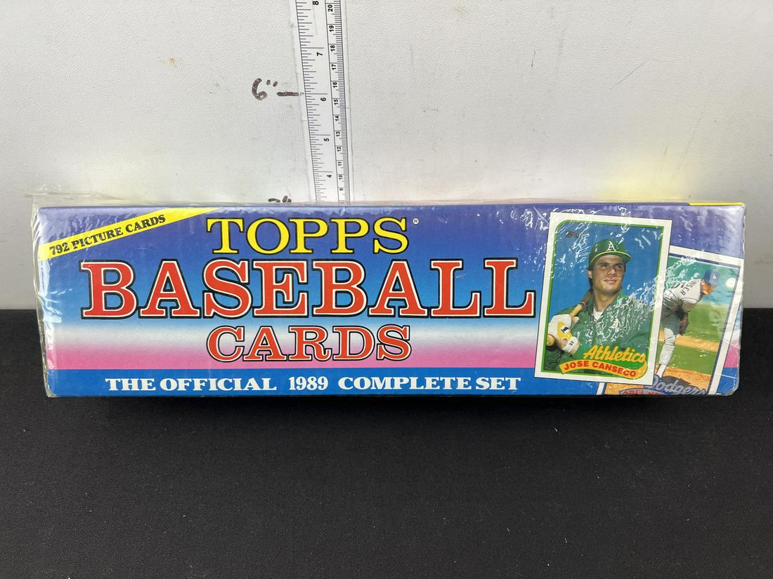 1989 Topps Baseball Complete Factory Sealed Set - Craig Biggio, John Smoltz, Randy Johnson RCs (1 of 2)