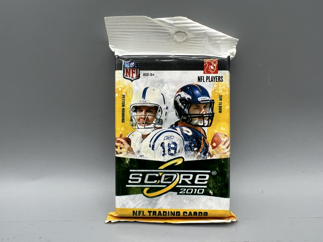 2010 Score Football Fat Pack - Possible Dez Bryant & Tim Tebow RC's? (1 of 2)