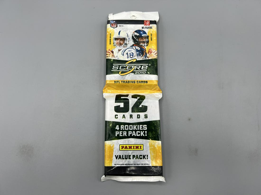 2010 Score Football Value Pack - Possible Dez Bryant & Tim Tebow RC's? (1 of 2)