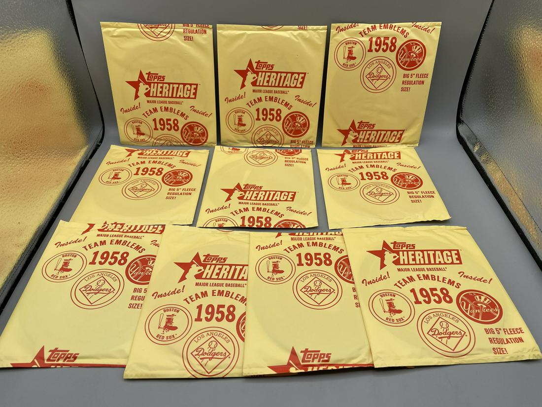 2007 Topps Heritage Lot of 10 Unopened Packs of Felt Team Emblems Box Toppers (1 of 3)