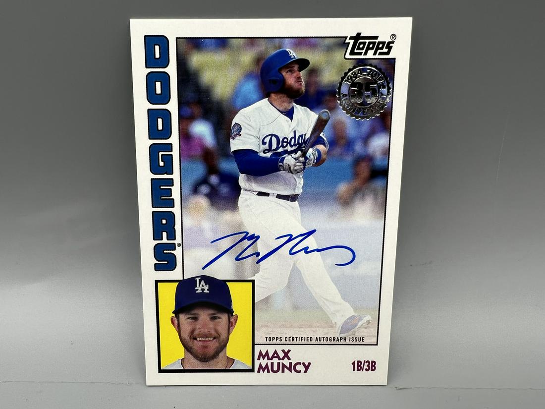 2019 Topps Max Muncy On Card Auto: 2019 Topps Max Muncy On Card Auto